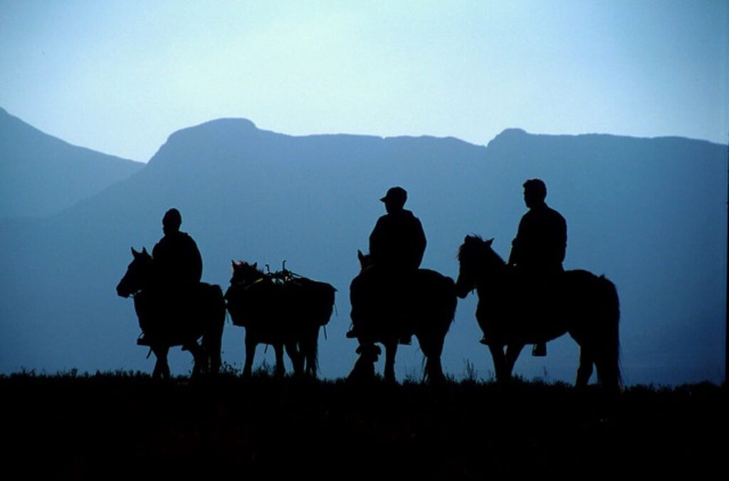 LESOTHO -PONY TREKKING new